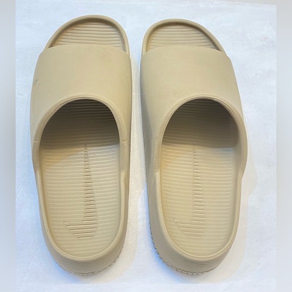 Nike Calm Slides Men Size 8, Women Size 9, Excellent condition no Scratches main image 9